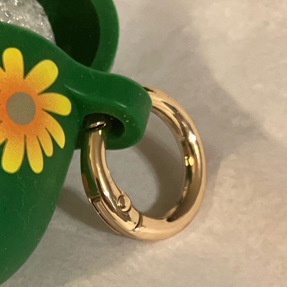 💜Marc Jacobs Green Floral AirPods Case - Picture 5 of 5